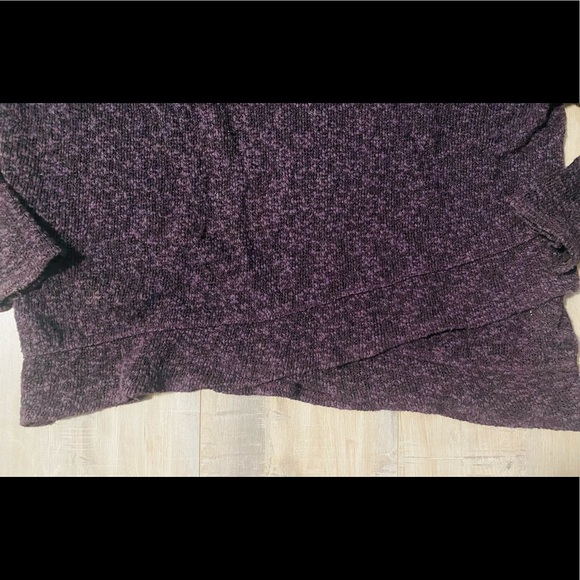 AMERICAN EAGLE DARK PURPLE SWEATER 💕 - Picture 3 of 5